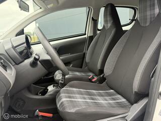 Peugeot 108 11